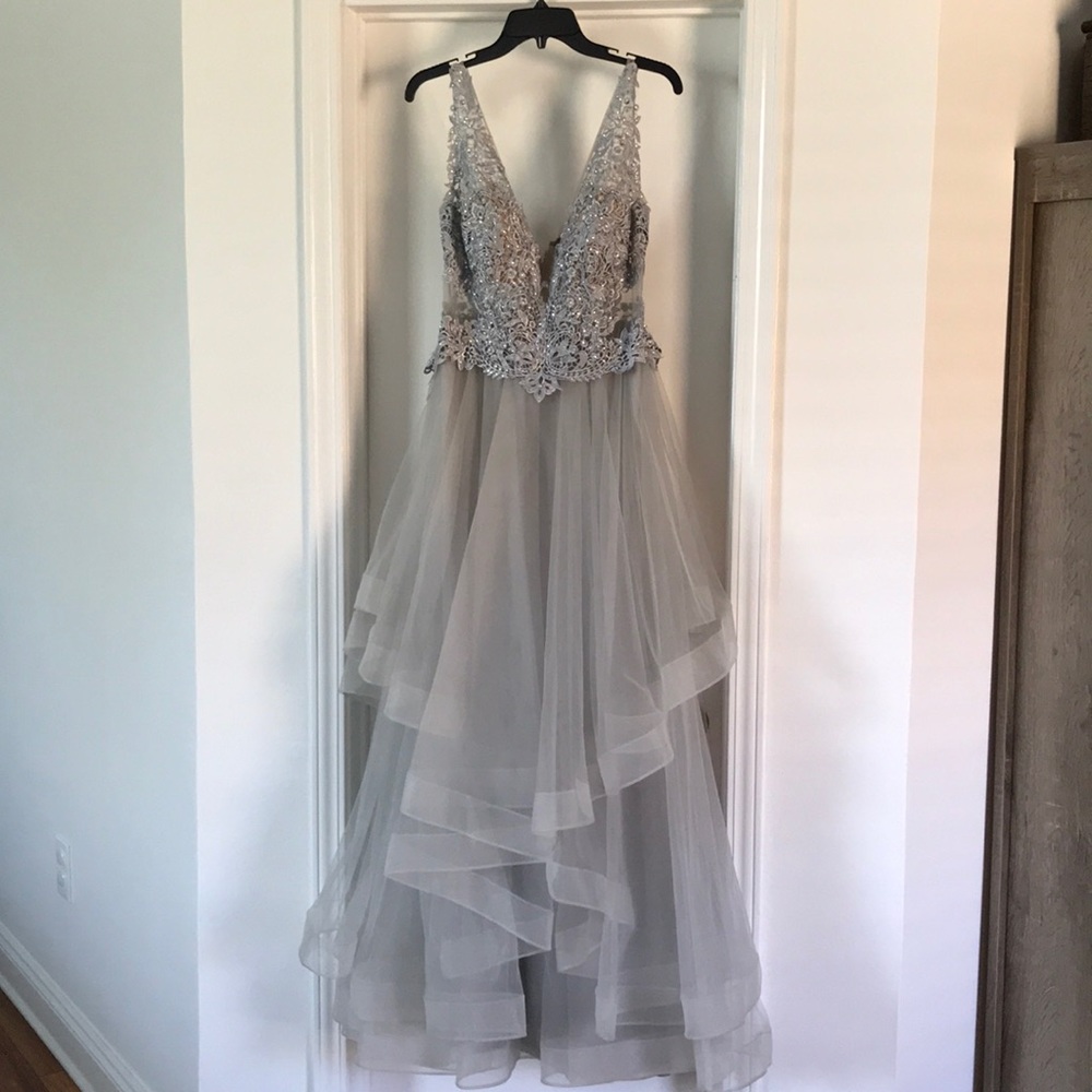 Beautiful Cachet formal dress!